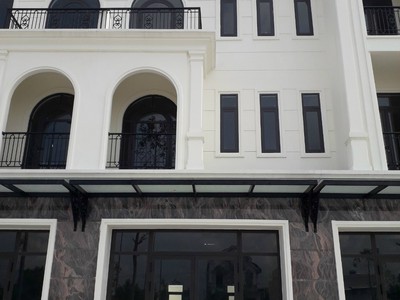 Bán nhà mặt tiền lộ giới 53m, cam kết thuê lại 12 tháng  DIC Victory City Hậu Giang 1