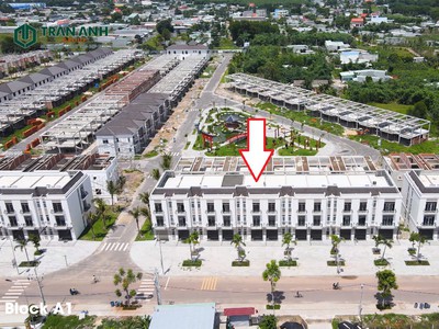 Nhà phố thương mại xây sẵn như hình chỉ 3 tỷ 4