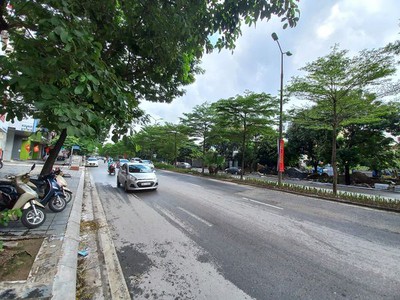 Bán đất cực rẻ mặt phố nguyễn khánh toàn 191m2 chỉ 57ty đơn giàn là nhà mp 2 làn đường vỉa hẻ rộng 1