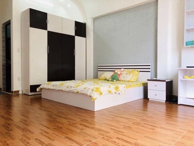 Cho thuê nhà nguyên căn tại Kiều Sơn, Văn Cao. Nhà chia phòng thiết kế cực đẹp. 3