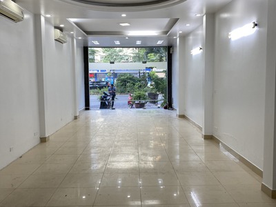 Cho thuê  cả nhà 6 tầng mặt phố Nguyễn Hoàng, quận Nam Từ Liêm, HN tiện kinh doanh hoặc làm VP 0