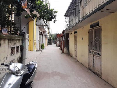  Cần bán nhà xây mới 5 tầng, 3 căn liền kề ngõ Vĩnh Hưng. Ô tô con vào dc nhà. 1