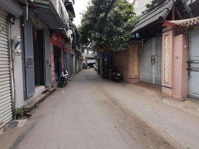  Cần bán nhà xây mới 5 tầng, 3 căn liền kề ngõ Vĩnh Hưng. Ô tô con vào dc nhà. 3