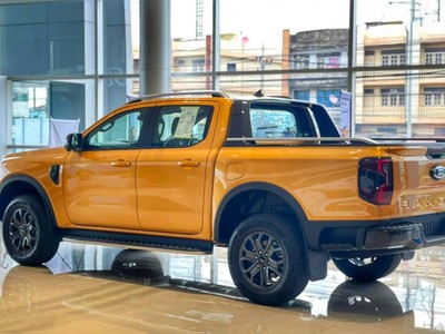 Ford Ranger Wildtrak 2023 giao ngay không lạc, tặng phụ kiện 1