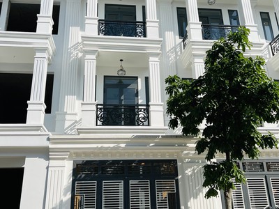 Chính chủ cần bán nhà 1 triệt 2 lầu nội thất đầy đủ 5