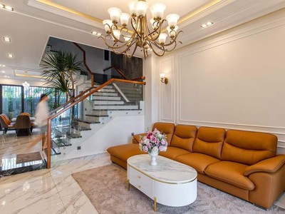 Chính chủ cần bán nhà 1 triệt 2 lầu nội thất đầy đủ 2