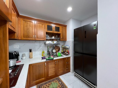 Cần cho thuê phòng trong căn hộ 2pn tại chung cư green building 3