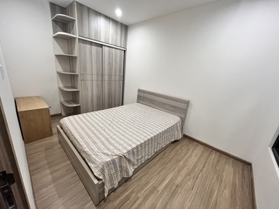 Cho thuê căn 2PN2WC full hết nội thất view hồ bơi, chỉ cần xách vali vô ở Vinhome Grand Park quận 9 1