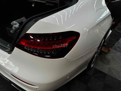 Bank bán mer E300 amg T6.2022 trắng như mới 2