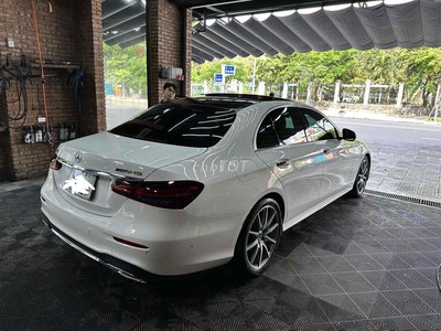 Bank bán mer E300 amg T6.2022 trắng như mới 3