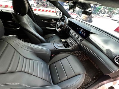 Bank bán mer E300 amg T6.2022 trắng như mới 7