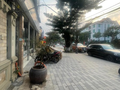 Chính chủ cần bán mặt phố lạc long quân, không qua môi giới, tôi bán để định cư ở nước ngoài 1
