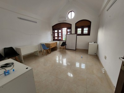 Cho thuê nhà mặt đường Nguyễn Văn Lộc, vỉa hè rộng, kinh doanh sầm uất, S 180m2, mt: 10m 0