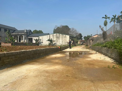 Cần tiền chủ muốn bán lô đất 419 m2, mặt tiền 20m tại thôn 4 Phú Cát,Quốc Oai, gần đường quốc lộ 21. 0