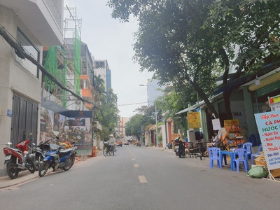 Bán tòa nhà tổ hợp văn phòng, nhà hàng, khách sạn cạnh sân bay tân sơn nhất. 0