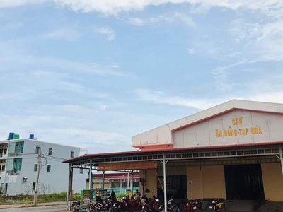 Bán đất nền mặt tiền chợ mới thị trấn thạnh Phú 2