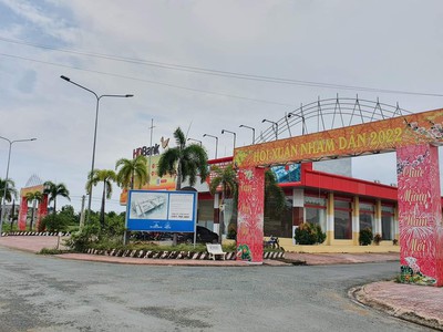 Bán đất nền mặt tiền chợ mới thị trấn thạnh Phú 3