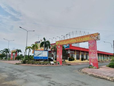 Bán đất nền mặt tiền chợ mới thị trấn thạnh Phú 4