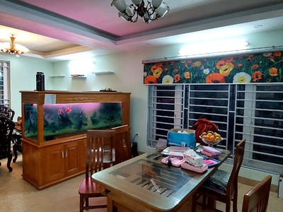 Cần bán gấp căn biệt thự ngay mặt hồ tây 160m mặt tiền 10m giá chưa đến 200 tr/m ô tô vào nhà . 1