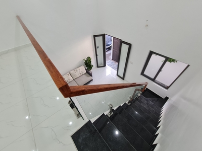 Bán Nhà 2 tầng ngay trung tâm phố Lạch Tray ngõ 46 0