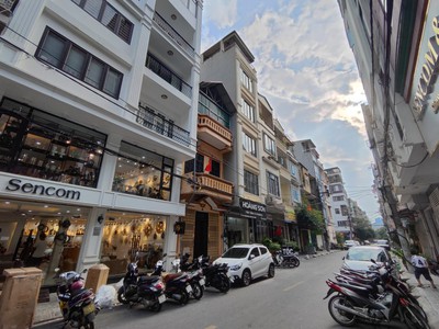 Chính chủ cần cho thuê nhà mặt phố trần đăng ninh 2 tầng 1 tum tại hà nội 3