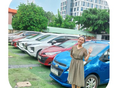 Thuê Xe Tự Lái 4-7Ch Tại Sài Gòn 0