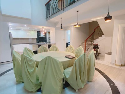 Bán biệt thự cửa bắc ba đinh cách phố 20 m dt 170 m2 5 tầng mt 8,5 m giá 45 tỷ lh huyền 77 4
