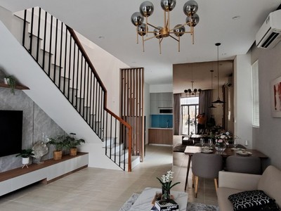 Nhà ở 1 trệt 1 lầu an cư sổ hồng riêng liền kề TTHC Bến Cát thanh toán chỉ 515 triệu 5