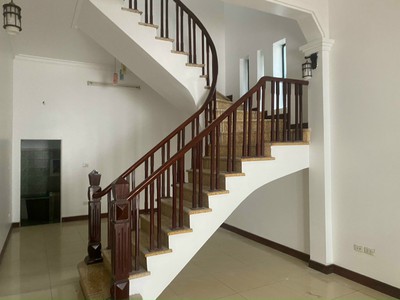 Bán căn nhà đẹp ngõ phố đức giang long biên hà nội 1