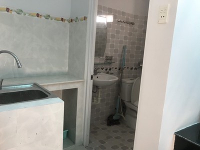 Nhà cho thuê nguyên căn Tô Hiến Thành, F15, Q10.Dt:4,5x7. lửng 2 lầu  st .3pn 4wc.Giá:16tr/tháng 0