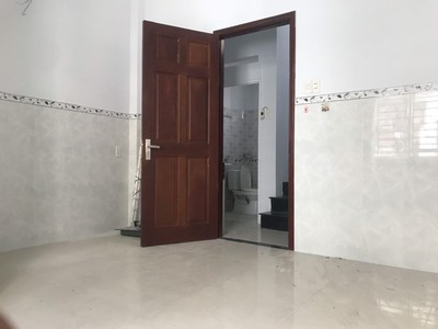 Nhà cho thuê nguyên căn Tô Hiến Thành, F15, Q10.Dt:4,5x7. lửng 2 lầu  st .3pn 4wc.Giá:16tr/tháng 2