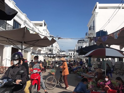 Căn góc 1 trệt 3 lầu, gần 2 khu chợ và kênh Sẻo Xào thuộc dự án chợ Thới Lai 5