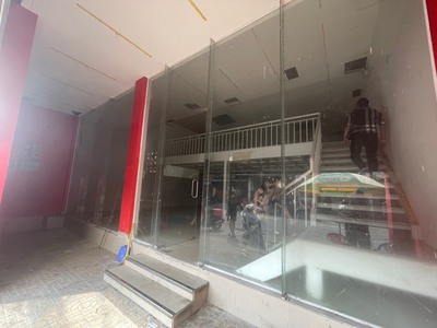 Cần cho thuê mặt mặt bằng kinh doanh mặt tiền đường Bùi Hữu Nghĩa, Bình Thạnh. Dt 140m2 giá 65 triệu 0