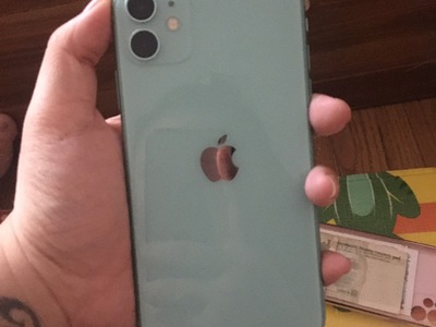 Mình muốn bán máy đt iPhone 11 0