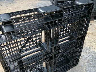 Mua bán pallet nhựa cũ tại Bến Tre với giá rẻ cạnh tranh 8