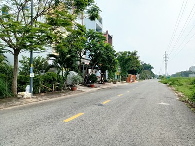 Cần bán nhanh lô đất nền hợp đồng 100m2 mặt tiền đường số 12 khu dân cư phong phú 4 0