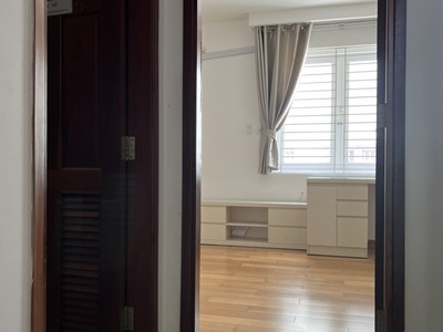 CHO THUÊ NHÀ KHU INTRESCO BÌNH CHÁNH, DT 5X20M, Hầm trệt, 2 lầu, áp mái, nội thất cơ bản giá 22 tr 7