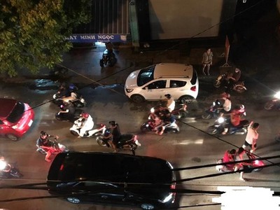 Bán nhà mặt đường Chợ Con đang kinh doanh tốt GIÁ 3.75 tỉ 0
