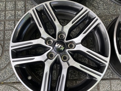 Thanh lý mâm zin Kia cerato 17inch pcd 5x114,3 1