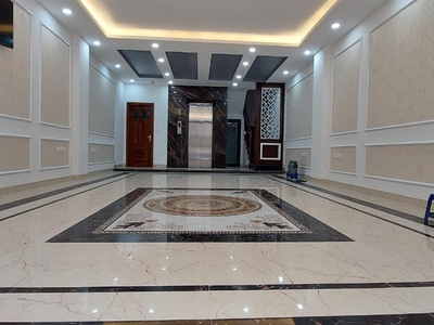 Bán tòa văn phòng mặt phố Hoàng Cầu 215m2 x 9 tầng, giá 106 tỷ 0