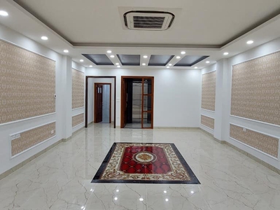 Bán tòa văn phòng mặt phố Hoàng Cầu 215m2 x 9 tầng, giá 106 tỷ 2