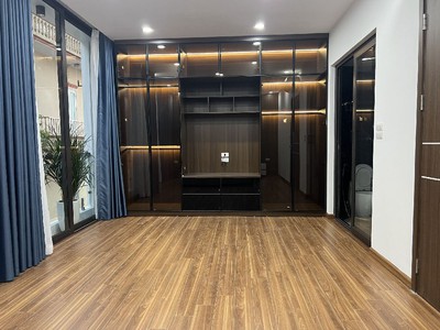 Nguyễn văn cừ-gia thụy , phân lô, oto tránh-đỗ, 6t, gara, full nội thất 1
