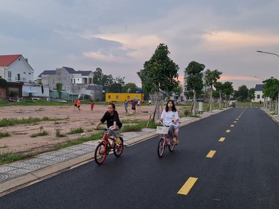 Giá 450tr 150m2 sổ hồng sẵn Liền kề khu dân cư 1