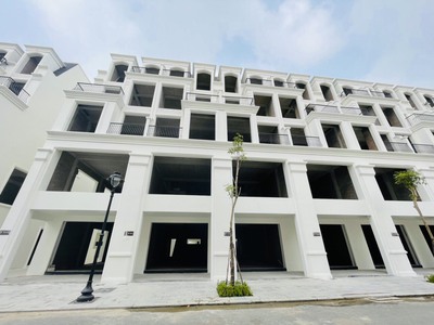 Chính chủ bán căn liền kề đường 17m, đầu hồi ngã tư. Giá nhỉnh 7 tỷ cả nhà và đất. 1