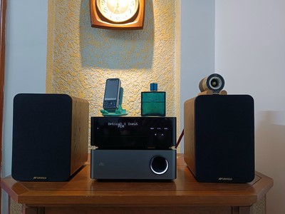 Cần tiền thanh lý bộ nghe nhạc jbl sas100 và loa sansui 300bt 0