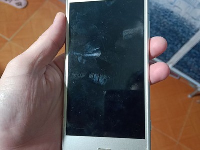 Sony Xperia XZ1 màu bạc  chưa qua sửa chữa 2