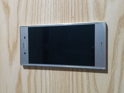 Sony Xperia XZ1 màu bạc  chưa qua sửa chữa 3