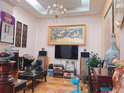 Bán Nhà Phố Víp Nguyễn Thái Học, Ba Đình, 30M Ra Phố, 61m x 5 tầng, 5