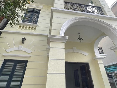 Bán nhà Hồng Tiến, Long Biên, DT: 155m2 x 4 tầng, Gara 3 Ôtô , vào nhà chỉ 16,x tỷ. 0