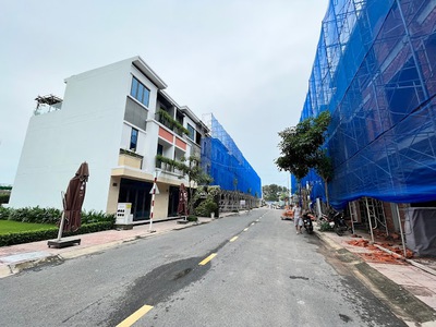 Chính chủ bán shophouse 1 trệt 2 lầu lavela garden 1